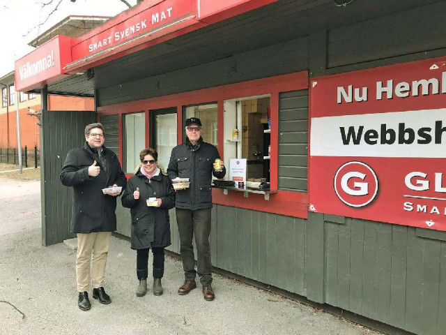 Gluggen öppnar gluggen i väggen på Brunnsgatan