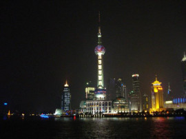 Bild 229: Skyline in Shanghai med det berömda TV-tornet.