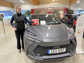 Sandra Pettersson sålda Gävles första nya C-HR.